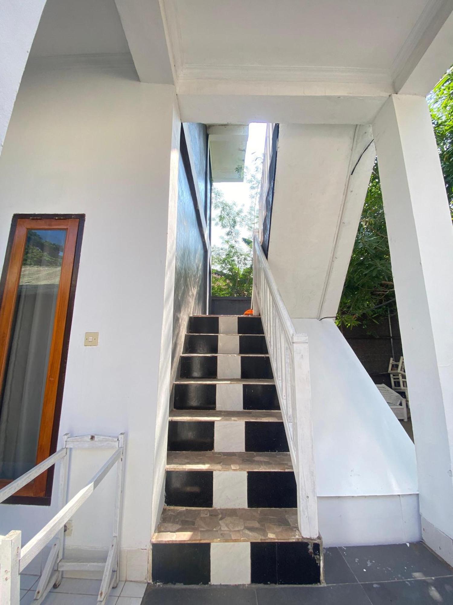 Bale Sunrise Hotel Gili Trawangan Exterior photo