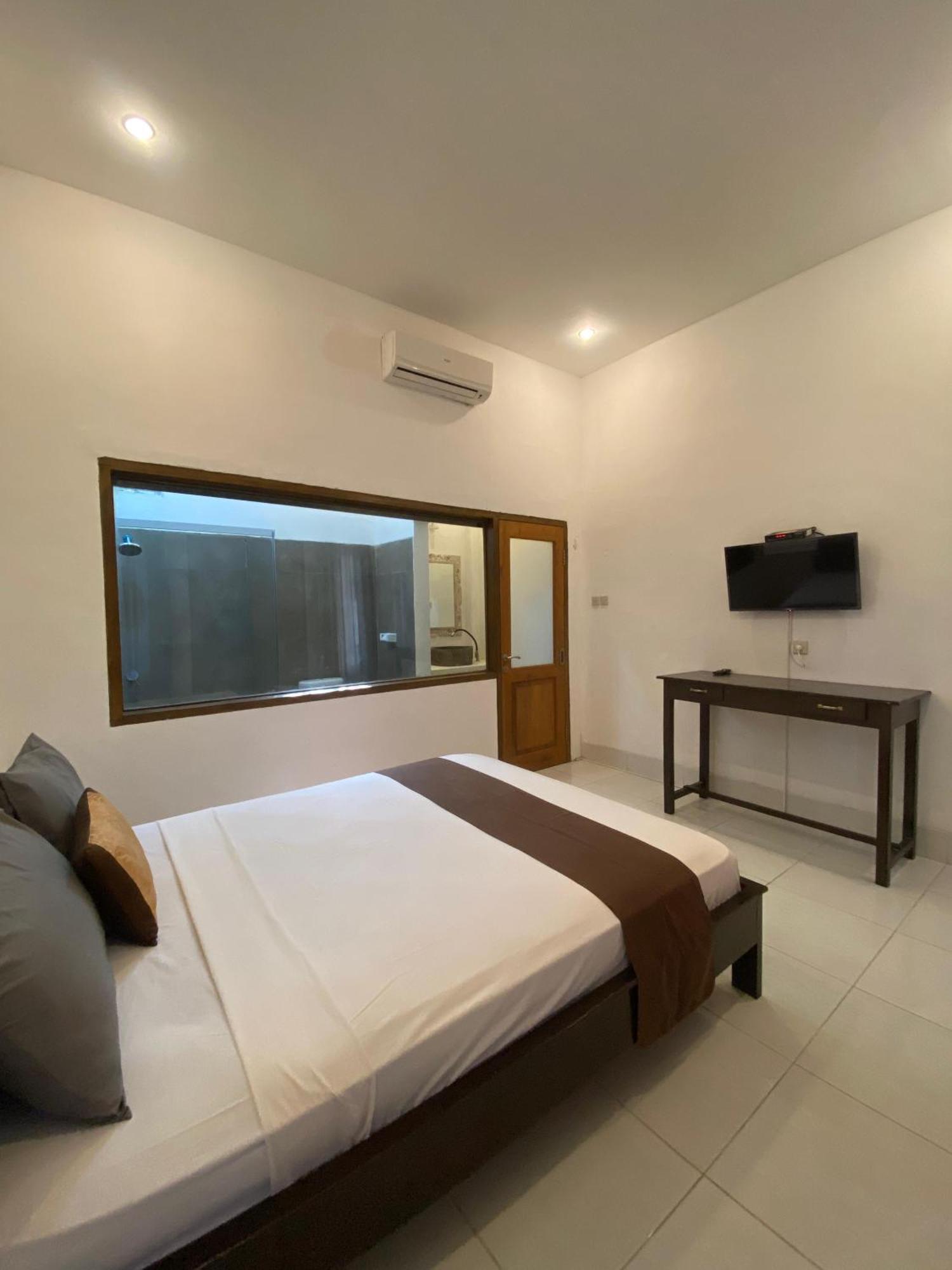 Bale Sunrise Hotel Gili Trawangan Exterior photo