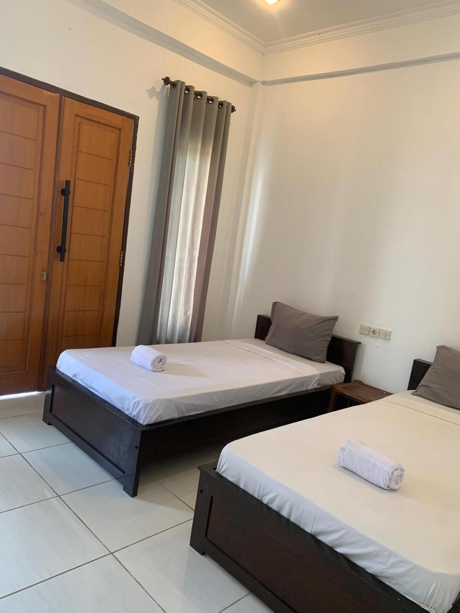 Bale Sunrise Hotel Gili Trawangan Exterior photo