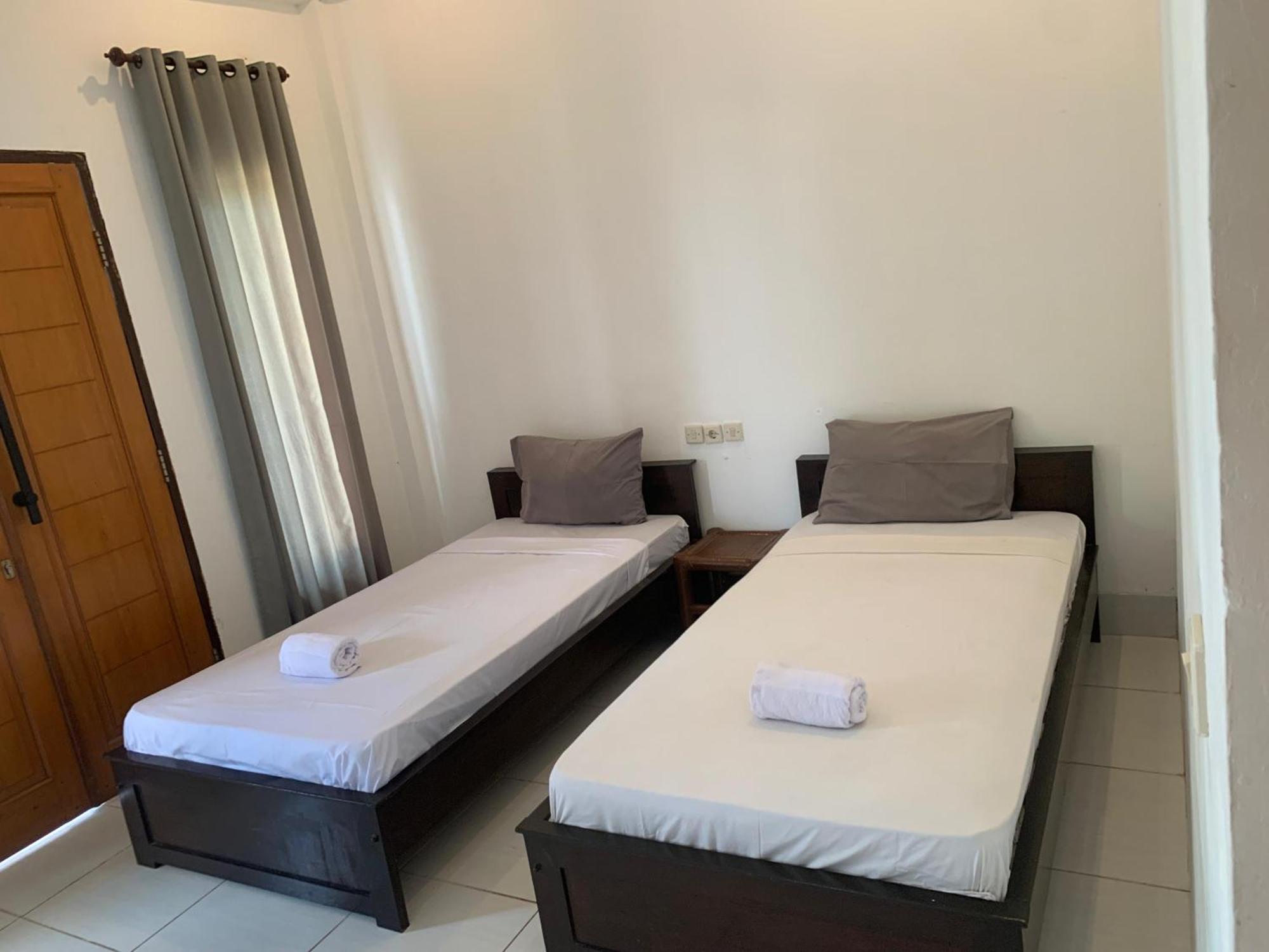 Bale Sunrise Hotel Gili Trawangan Exterior photo