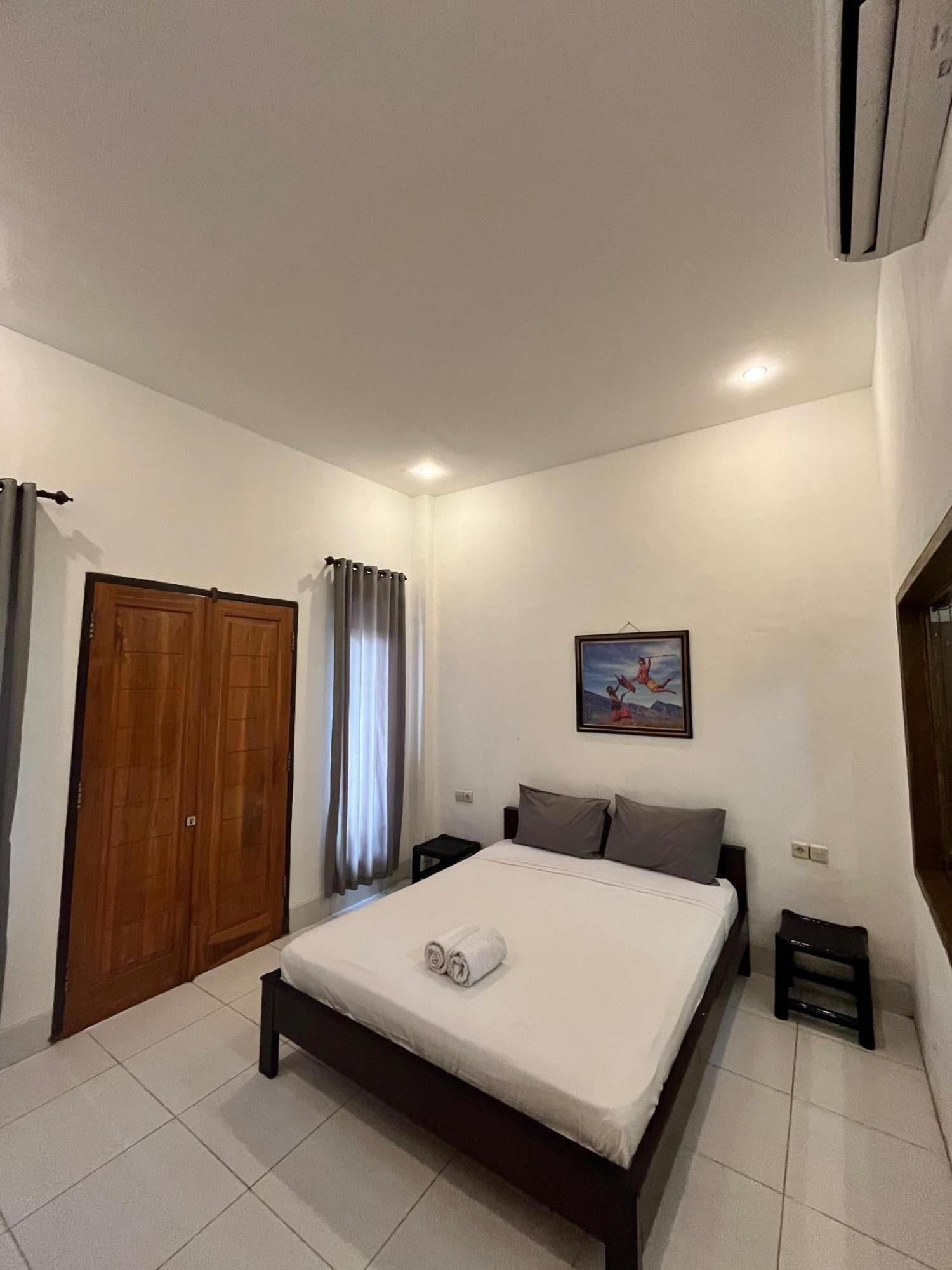 Bale Sunrise Hotel Gili Trawangan Exterior photo