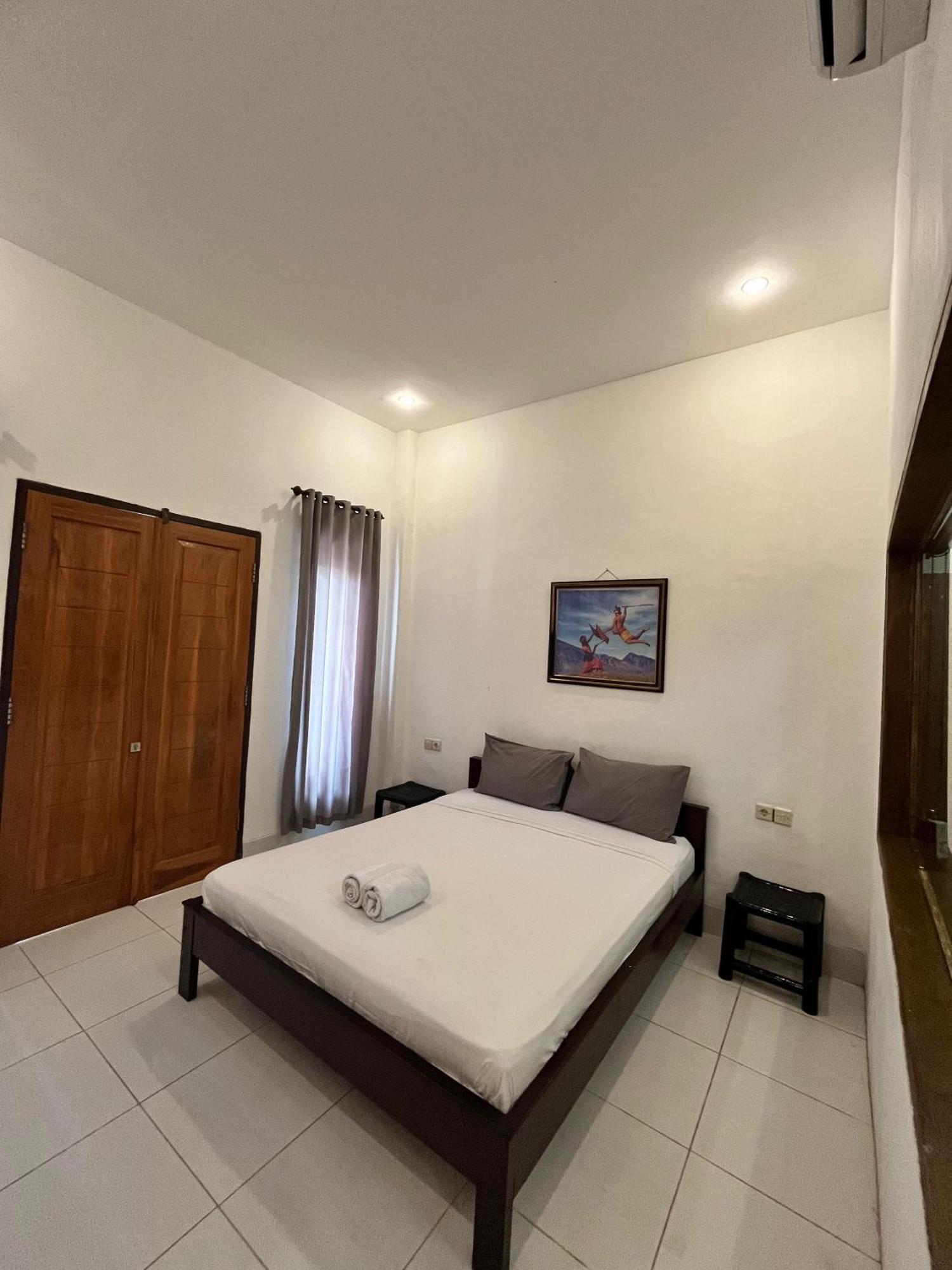 Bale Sunrise Hotel Gili Trawangan Exterior photo