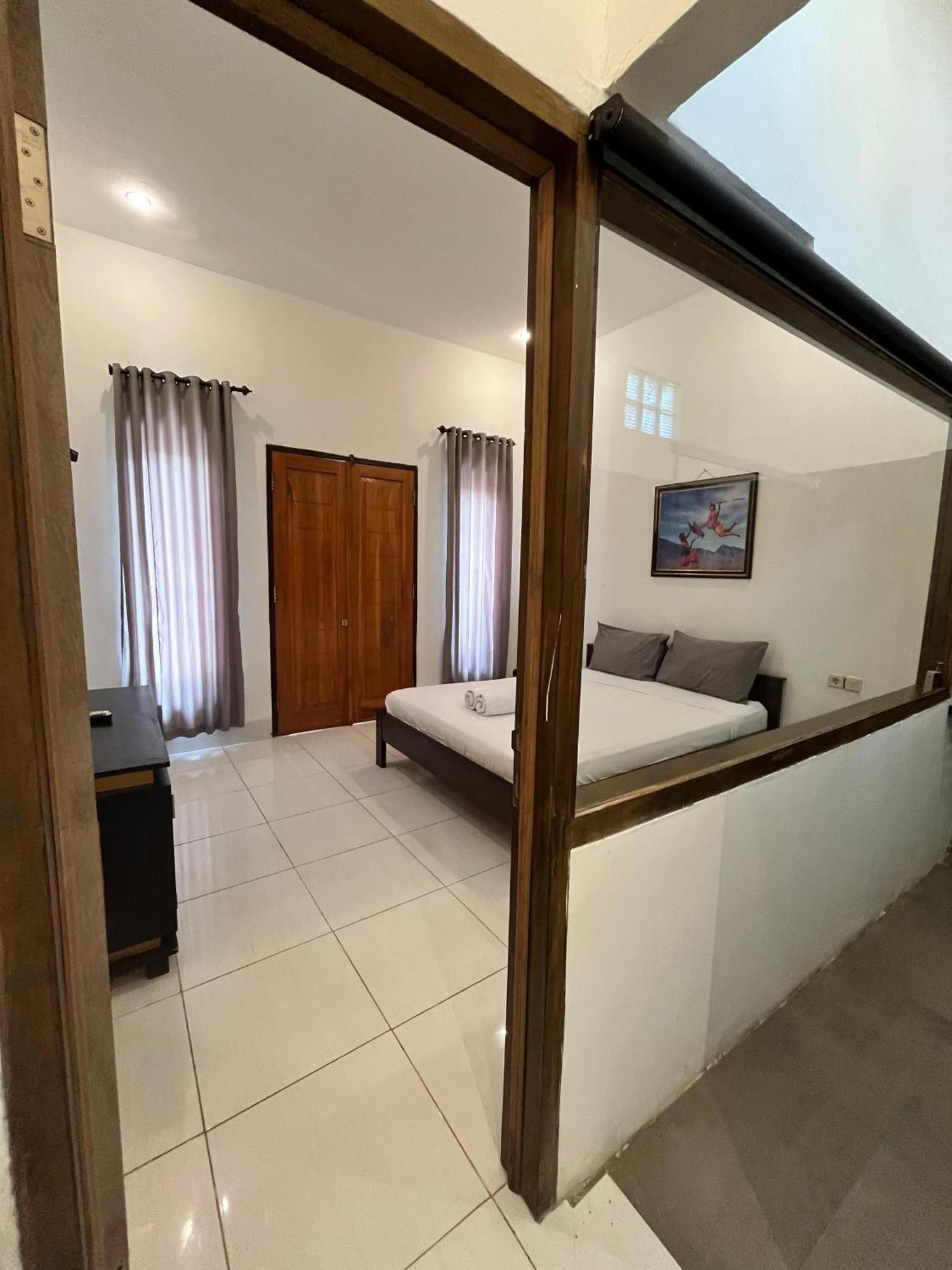 Bale Sunrise Hotel Gili Trawangan Exterior photo